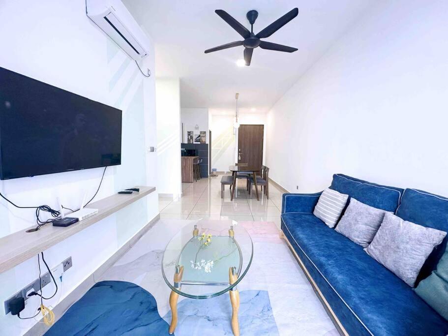 Sks Habitat Terminal Bus Netflix Jchome By Mwm Johor Bahru Buitenkant foto
